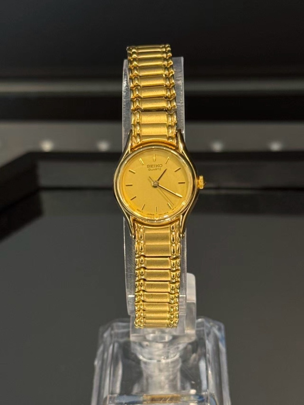 Vintage Seiko Ladies Watch Gold Tone Stretch Band 19mm New Battery Working